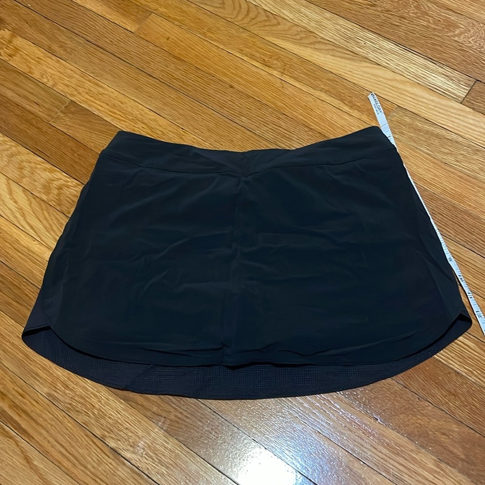 Women’s Outdoor Voices L black skort